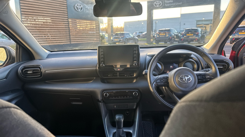 Toyota Yaris 1.5 Hybrid Design 5dr CVT Hybrid Hatchback